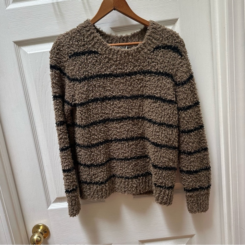 Vince classic tan brown black fuzzy striped crew neck sweater S Small
